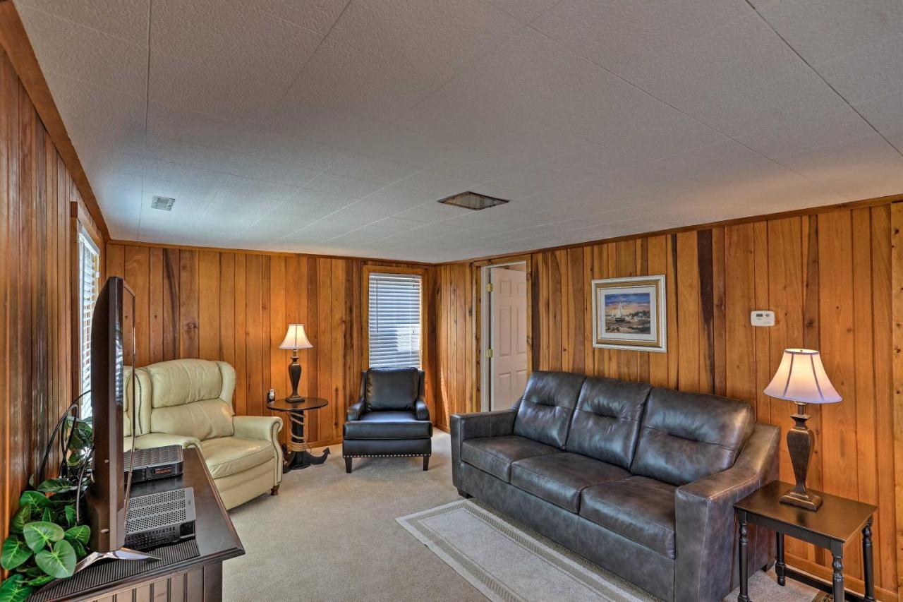 Home With Lake-View Deck By Camp Perry And Magee Marsh Port Clinton Exterior photo